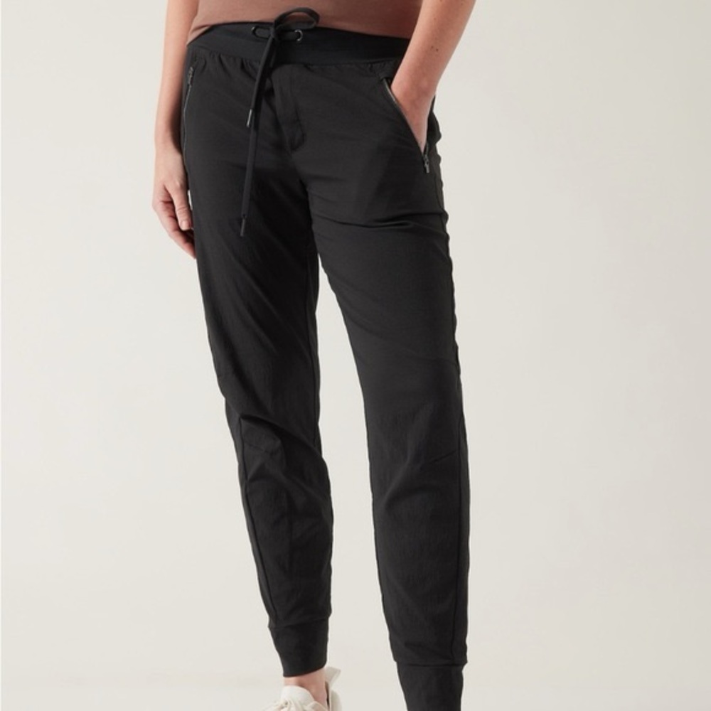 Athleta Trekkie North Jogger Pants black sz 4P